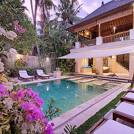 Kutus Kutus Saba Beach Villa