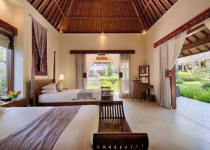 Kutus Kutus Saba ホテル 4*